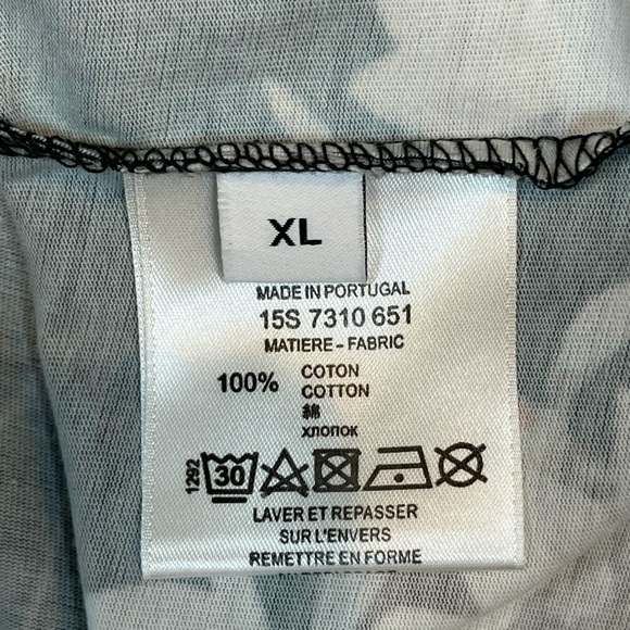 Givenchy Mens TShirt XL Tee Flowers W/ Butterflies - Picture 5 of 7